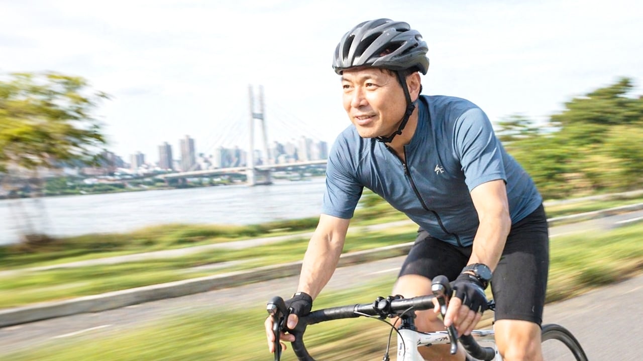 安聯人壽蟬聯《遠見》ESG企業永續獎「綜合績效外商組」首獎，由安聯人壽總經理羅偉睿(Joos Louwerier)代表領獎
