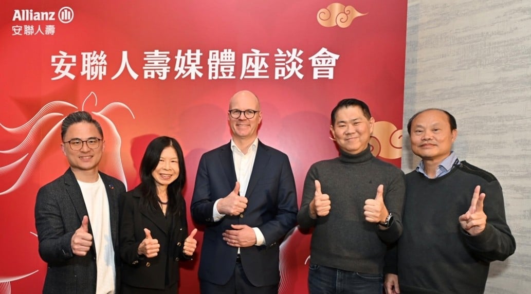 2026年一月安聯人壽展現強勁動能 投資型保險總保費收入穩居業界第一。安聯人壽總經理羅偉睿(Joos Louwerier)(圖中)、安聯人壽營運長張元均( Won Kyun Chang)(右2)、安聯人壽業務長陳俊宏(圖左1)、